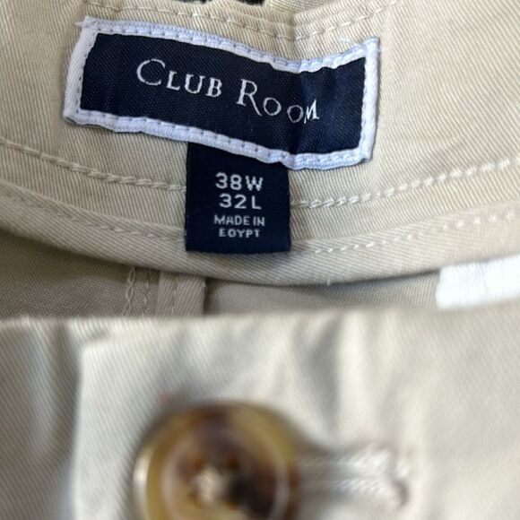 NWT Club Room khaki pants. Size 38x32 - Picture 5 of 6